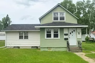 616 2nd St NW, Chisholm, MN 55719 - Photo 1