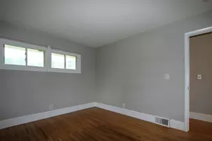8613 Zenith Rd, Bloomington, MN 55431 - Photo 7