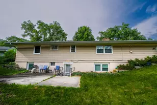 8613 Zenith Rd, Bloomington, MN 55431 - Photo 9