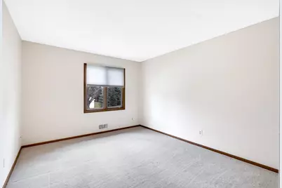 4677 Sorrell Point, Eagan, MN 55122 - Photo 13