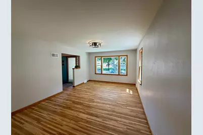 917 N McKenzie Street, Luverne, MN 56156 - Photo 7