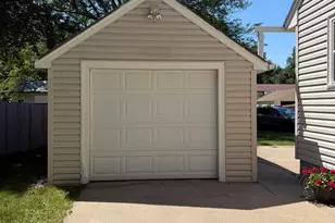 917 N McKenzie St, Luverne, MN 56156 - Photo 35