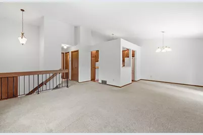 10277 Tarn Circle, Eden Prairie, MN 55347 - Photo 7
