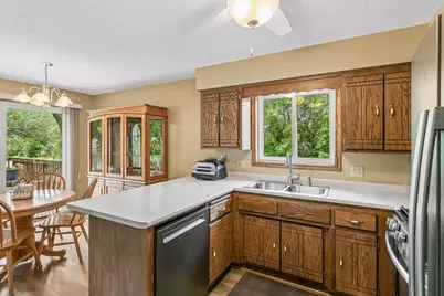6281 Cavell Avenue N, Brooklyn Park, MN 55428 - Photo 5