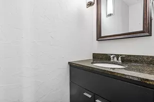 6052 Golden Valley Rd, Golden Valley, MN 55422 - Photo 29