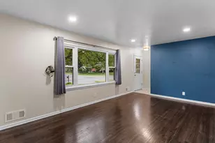2063 Coral Ln, Eagan, MN 55122 - Photo 9