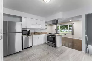 2063 Coral Ln, Eagan, MN 55122 - Photo 5