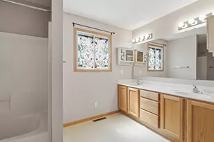 3176 Juniper Ln, Woodbury, MN 55125 - Photo 25