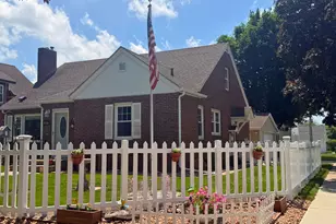 927 N State St, New Ulm, MN 56073 - Photo 1