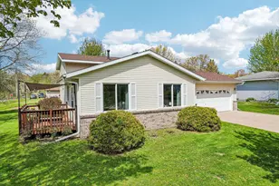 931 Chestnut St, Taylors Falls, MN 55084 - Photo 1