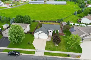 808 Cologne Ln, Waverly, MN 55390 - Photo 1