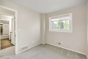 5918 Cahill Ave, Inver Grove Heights, MN 55076 - Photo 15