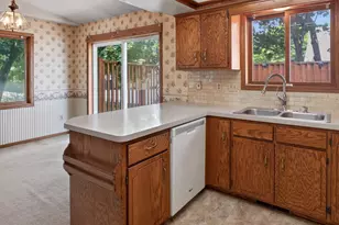 10770 Linwood Forest Dr, Champlin, MN 55316 - Photo 9