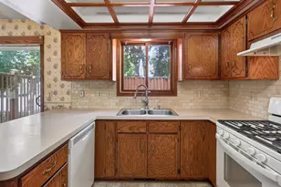 10770 Linwood Forest Dr, Champlin, MN 55316 - Photo 7