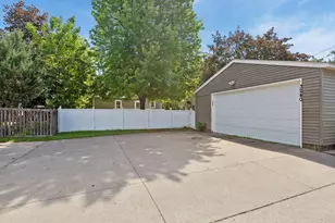 3240 Hampshire Ave S, Saint Louis Park, MN 55426 - Photo 23