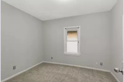305 Lawson Avenue E, Saint Paul, MN 55130 - Photo 11