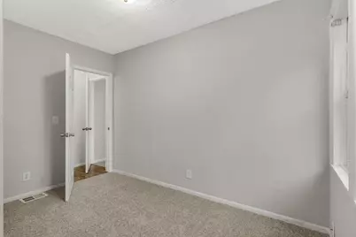 305 Lawson Avenue E, Saint Paul, MN 55130 - Photo 13