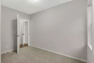 305 Lawson Ave E, Saint Paul, MN 55130 - Photo 13