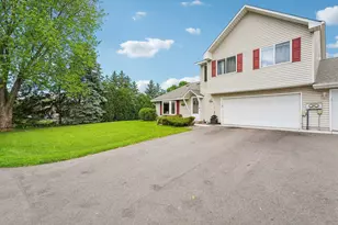 3654 Gershwin Ln N, Oakdale, MN 55128 - Photo 3