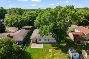 1109 Jefferson Ave, Marshall, MN 56258 - Photo 33
