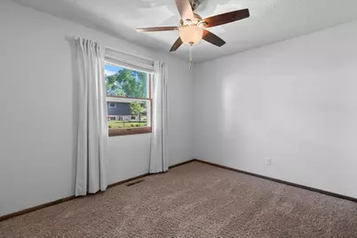 1109 Jefferson Avenue, Marshall, MN 56258 - Photo 19