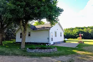 1760 110th Ave, Pipestone, MN 56164 - Photo 3