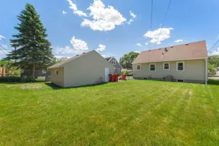 1512 10th Ave NE, Rochester, MN 55906 - Photo 23