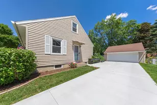 1512 10th Ave NE, Rochester, MN 55906 - Photo 3