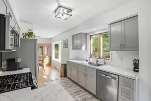 13224 Taylor Pl, Burnsville, MN 55337 - Photo 5