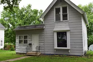 606 S Main St, Blue Earth, MN 56013 - Photo 1