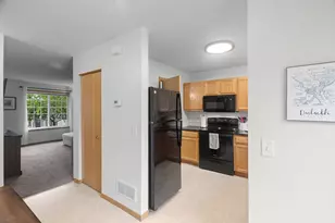 15548 Flyboat Ln, Apple Valley, MN 55124 - Photo 7