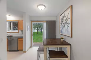 15548 Flyboat Ln, Apple Valley, MN 55124 - Photo 9