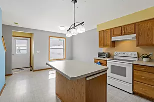612 1st Ave NW, Osseo, MN 55369 - Photo 7