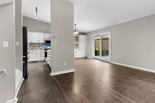9712 Cimarron Cir, Minnetonka, MN 55305 - Photo 7