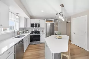 18232 Warbler Ln, Eden Prairie, MN 55346 - Photo 5