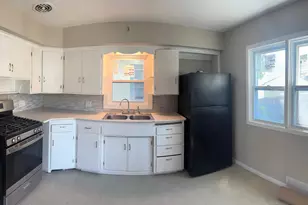 966 Hawthorne Ave E, Saint Paul, MN 55106 - Photo 3