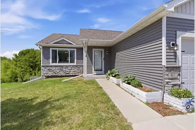 917 Mulberry Avenue NE, Montgomery, MN 56069 - Photo 3
