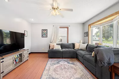 807 11th Avenue NW, Austin, MN 55912 - Photo 3