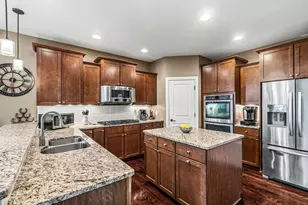 1179 Maple Ln W, Roseville, MN 55113 - Photo 11