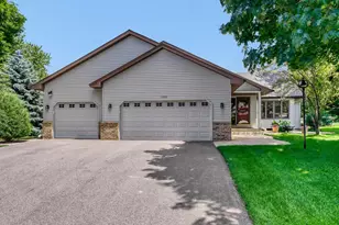 17390 Greenview Cir, Lakeville, MN 55044 - Photo 3