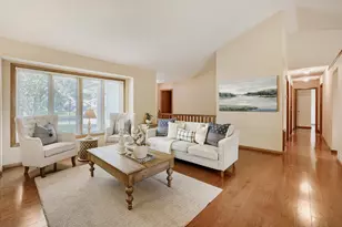 17390 Greenview Cir, Lakeville, MN 55044 - Photo 7