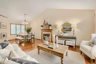 17390 Greenview Cir, Lakeville, MN 55044 - Photo 5