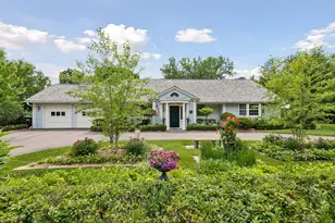 17803 Maple Hill Rd, Wayzata, MN 55391 - Photo 7