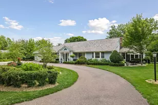 17803 Maple Hill Rd, Wayzata, MN 55391 - Photo 3