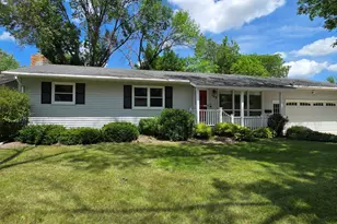 102 Southview Dr, Marshall, MN 56258 - Photo 1