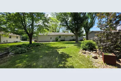 102 Southview Drive, Marshall, MN 56258 - Photo 25