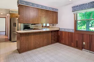 102 Southview Dr, Marshall, MN 56258 - Photo 9
