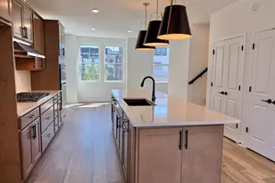 845 Sweetwater Dr, Saint Paul, MN 55116 - Photo 9