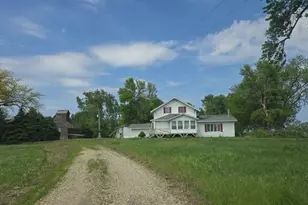44375 60th St, Blue Earth, MN 56013 - Photo 1