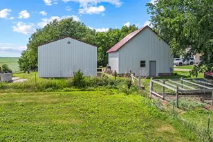 24306 350th St, Belview, MN 56214 - Photo 9